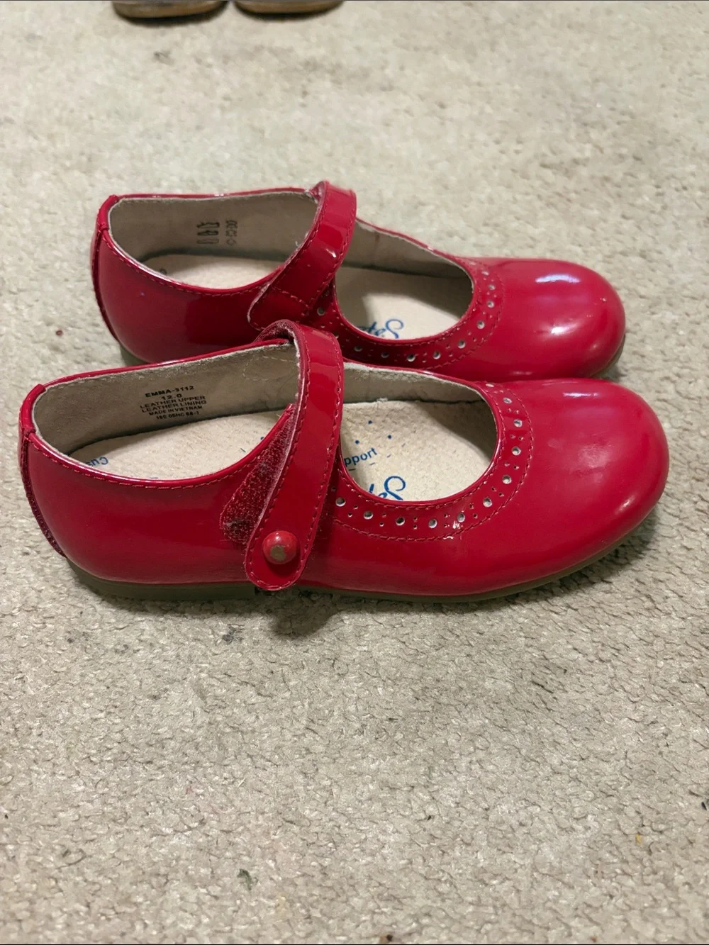 FootMates Red Patent Mary Jane Girls' Dress Shoes